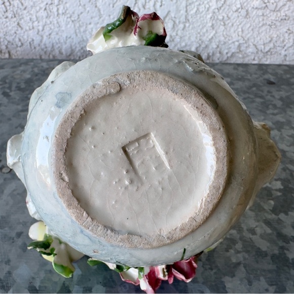 Vintage Mid-century Italian Capodimonte Style Porcelain Basket w/ Roses & Bird - Picture 4 of 12